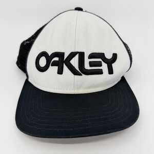 Oakley Snapback Mesh Back Trucker Hat Black One Size Used